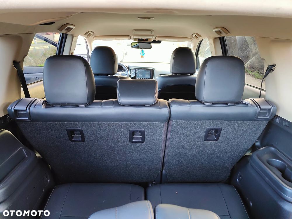 Mitsubishi Outlander - 11