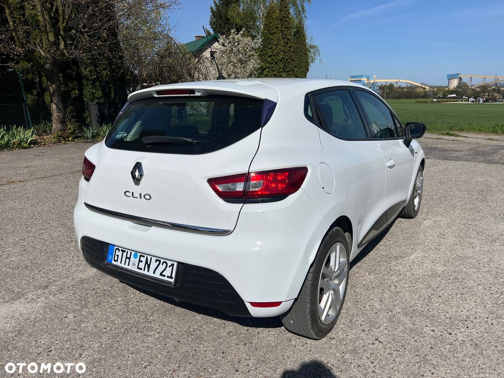 Renault Clio 1.2 16V 75 LIMITED - 8