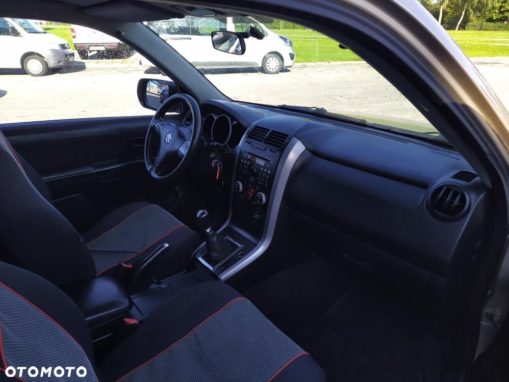 Suzuki Grand Vitara 1.6 Comfort - 12