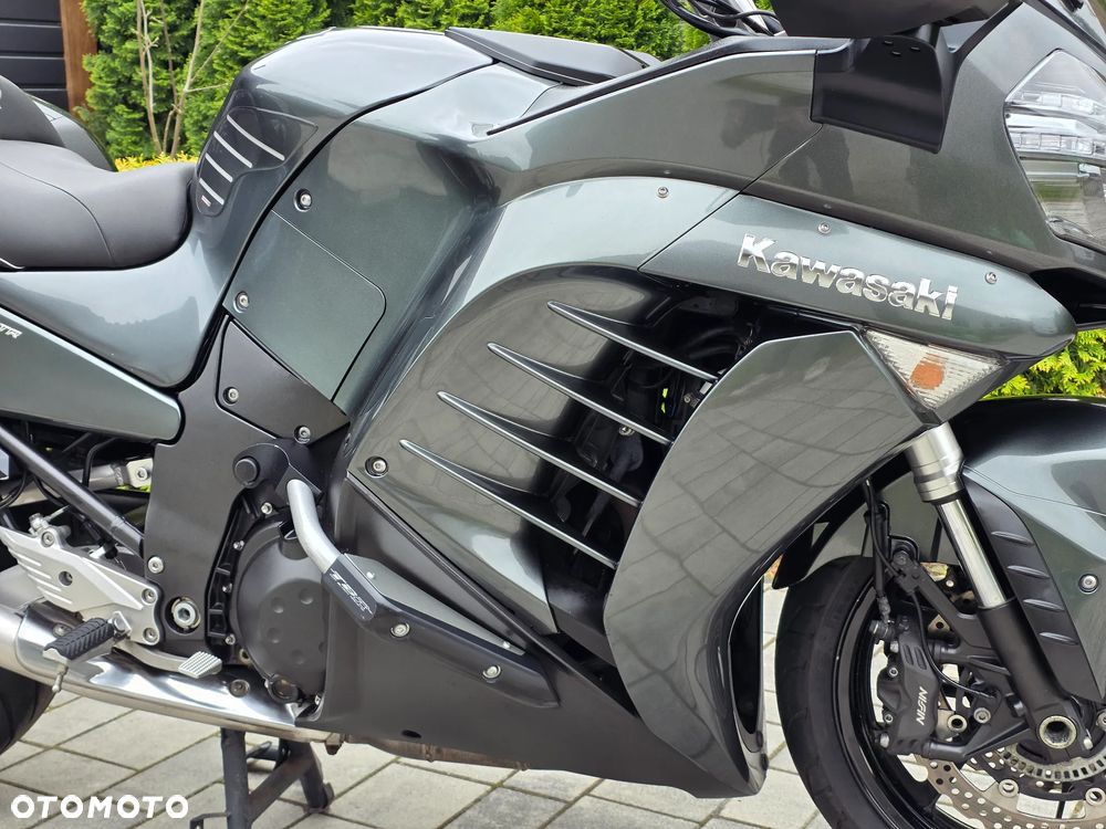 Kawasaki GTR - 8