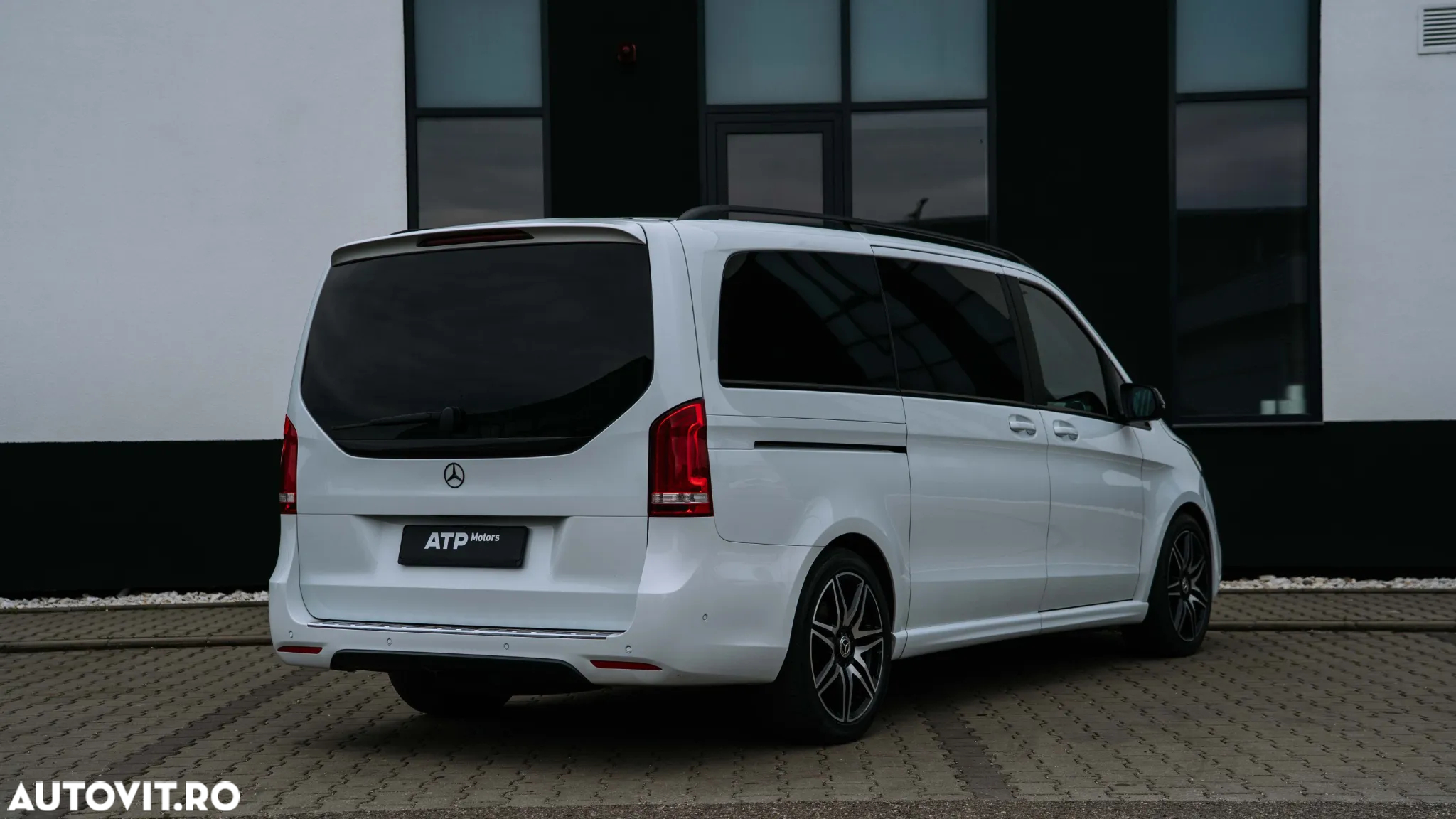 Mercedes-Benz V 250 d lang 7G-TRONIC Avantgarde Night Edition - 7