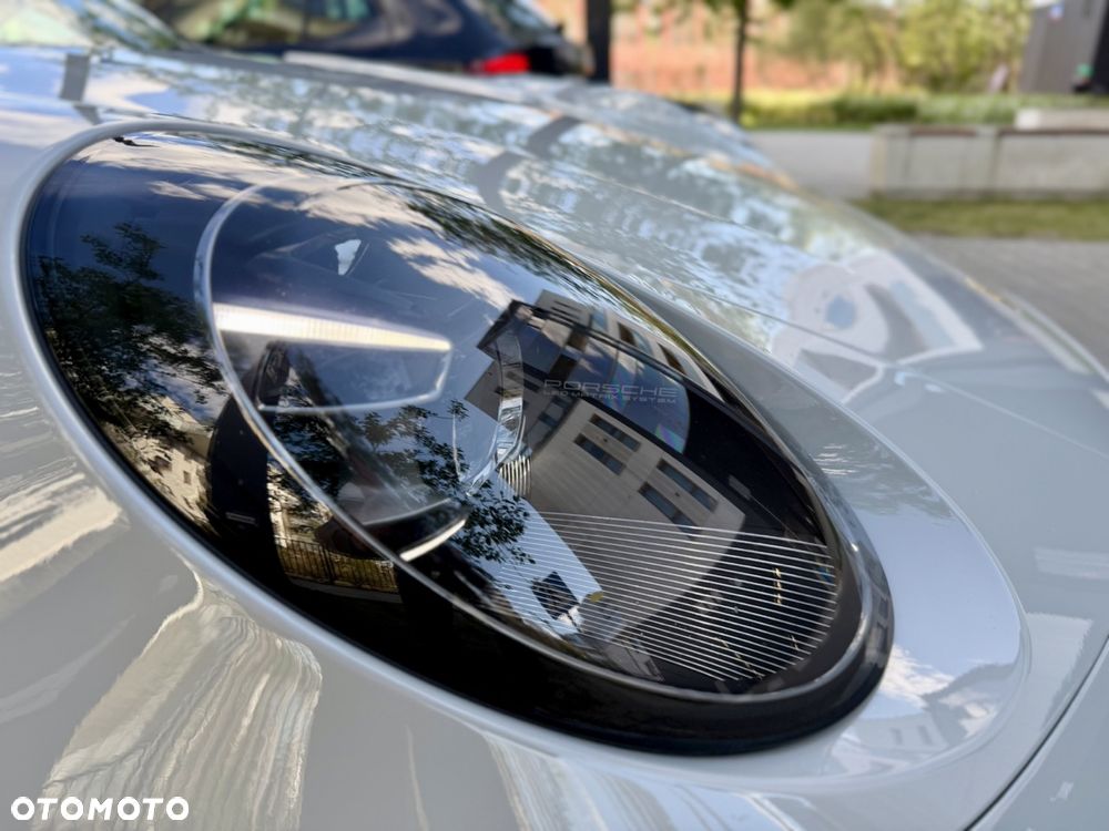 Porsche 911 Carrera 4S - 38