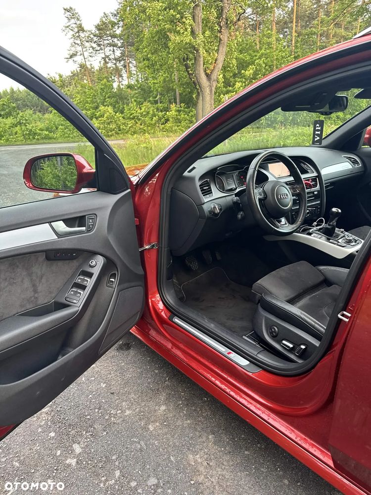 Audi A4 Avant 2.0 TDI Quattro Line - 14