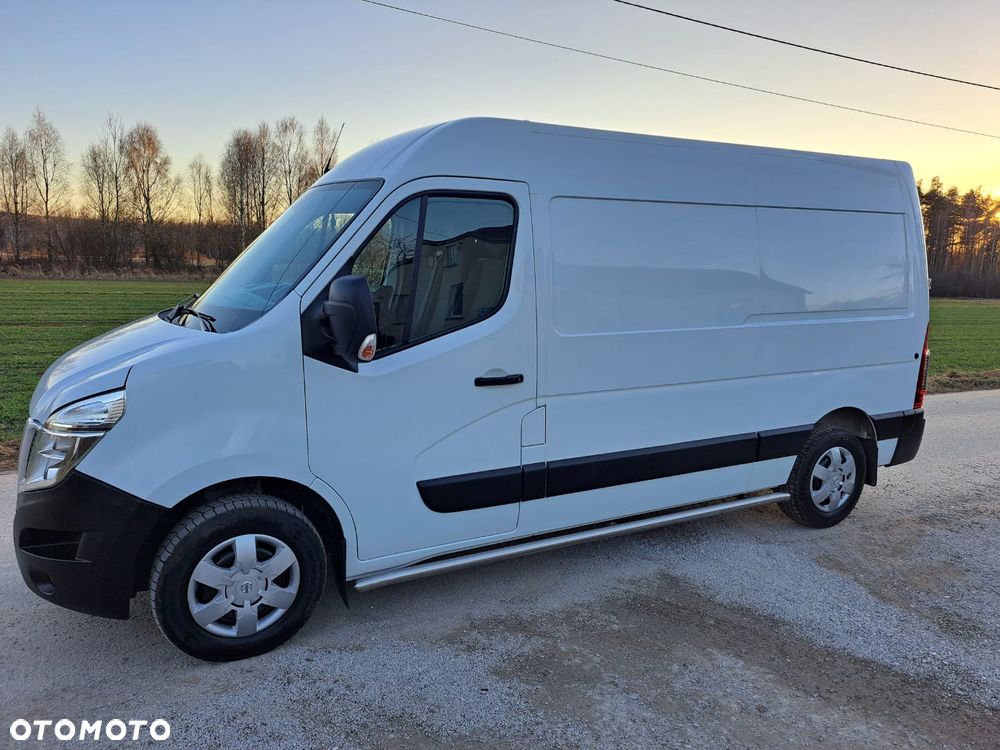 Nissan NV400 - 1