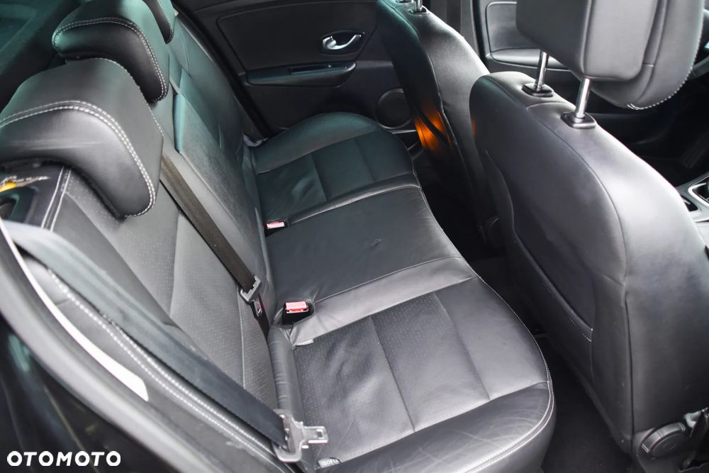 Renault Megane TCe 180 GT - 10