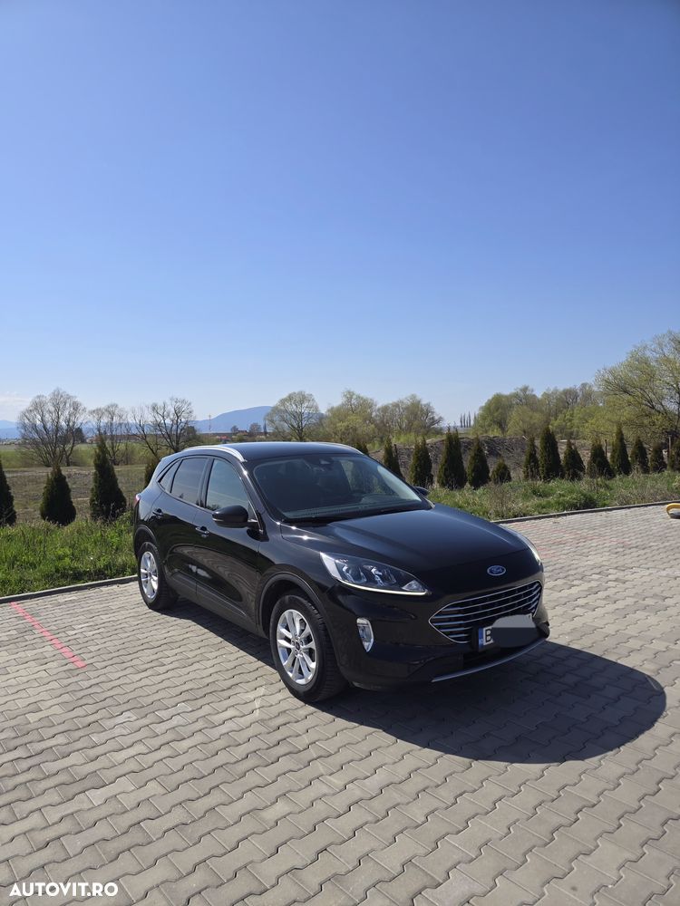 Ford Kuga - 1