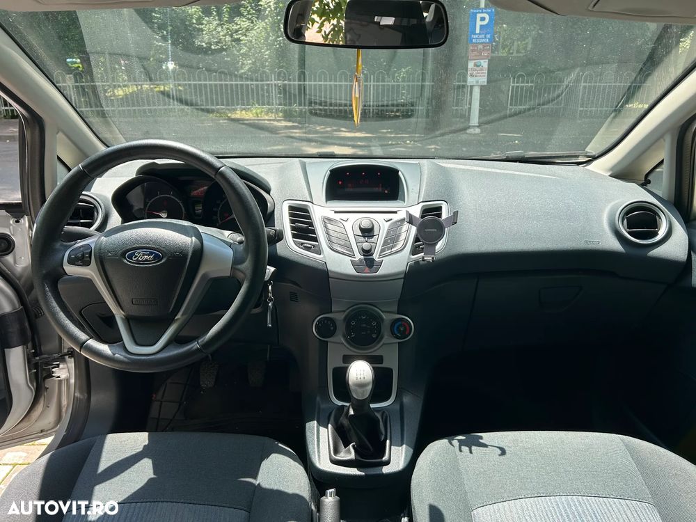 Ford Fiesta 1.4i Titanium - 5
