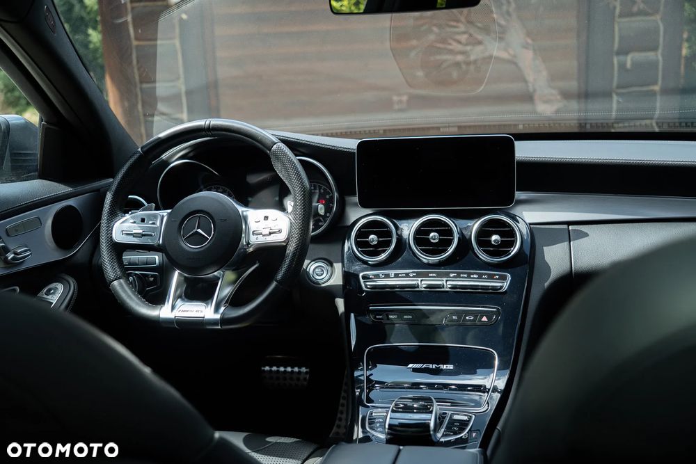 Mercedes-Benz Klasa C AMG 63 AMG Speedshift 7G-MCT - 18