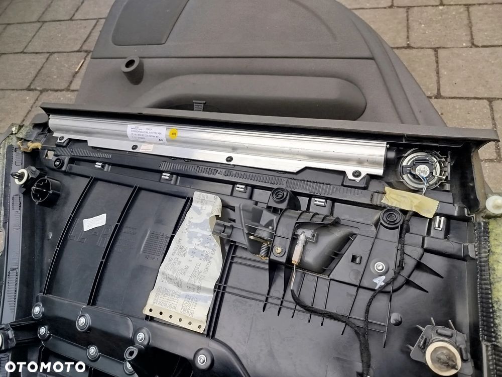 Audi A4 B6 roleta boczki drzwi z roletą - 6