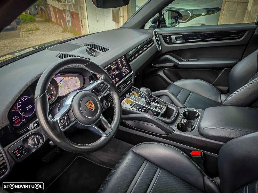 Porsche Cayenne Coupé E-Hybrid - 16
