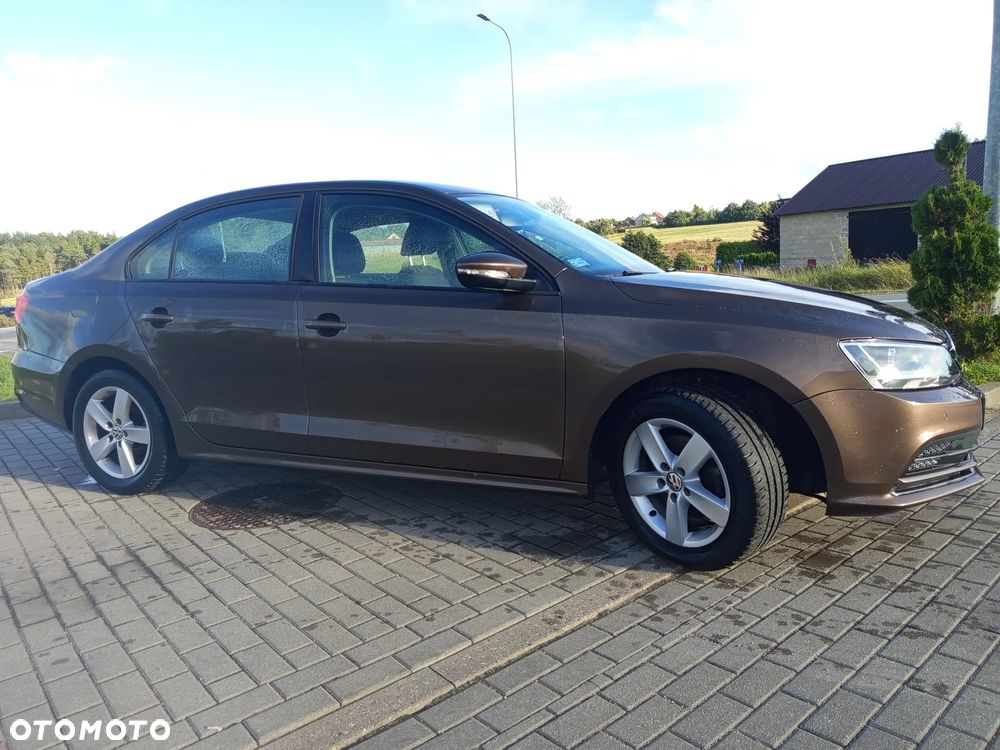 Volkswagen Jetta - 8