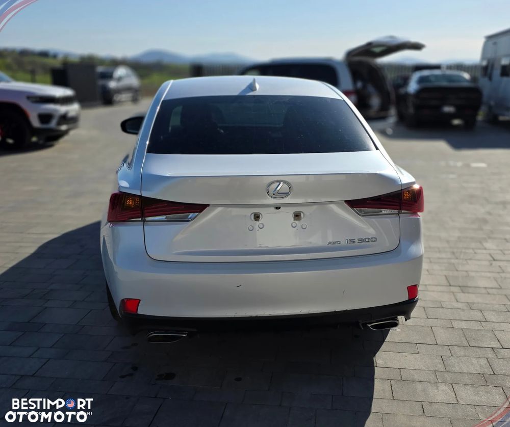 Lexus IS 200t / 300 Prestige - 6