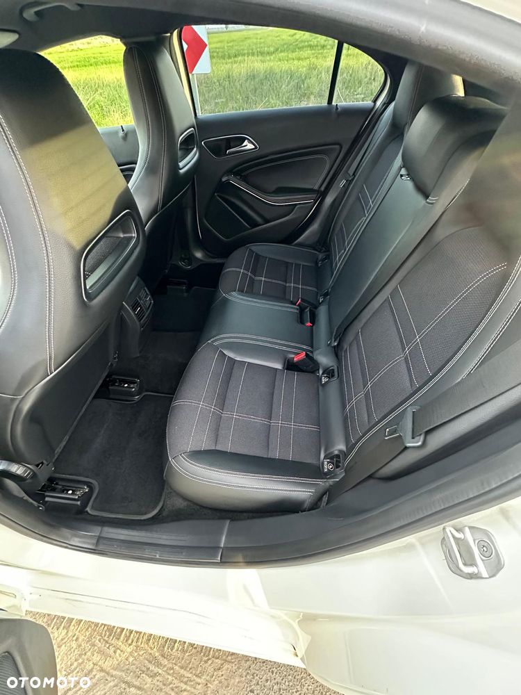 Mercedes-Benz Klasa A 180 CDI (BlueEFFICIENCY) 7G-DCT - 13