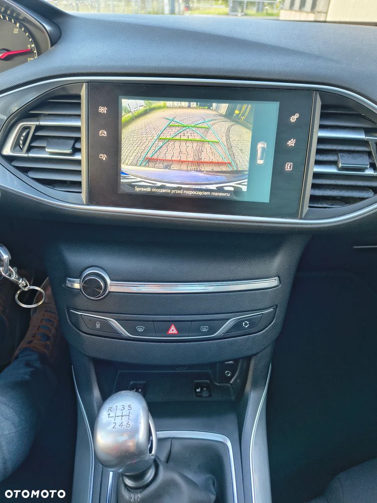 Peugeot 308 1.6 BlueHDi Allure S&S - 12
