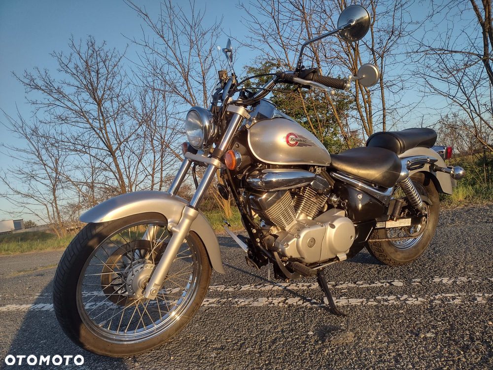 Suzuki Intruder - 17