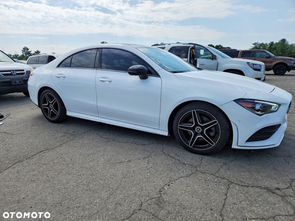 Mercedes-Benz CLA 250 4Matic 7G-DCT AMG Line - 2