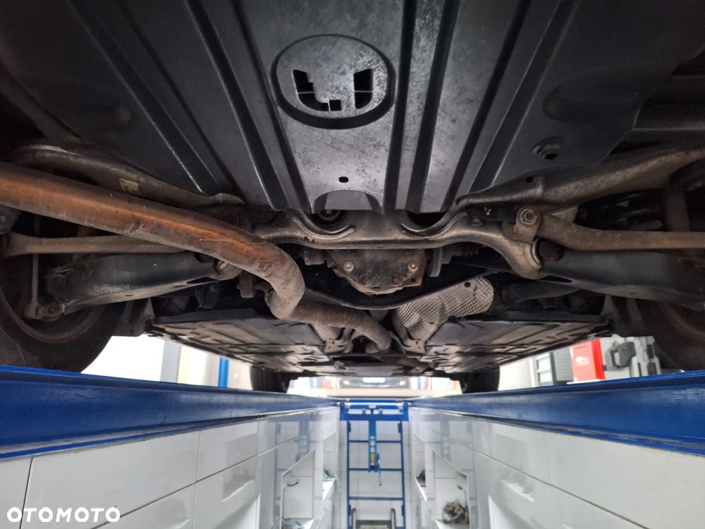 Mercedes-Benz Klasa E 220 CDI Classic DPF - 33