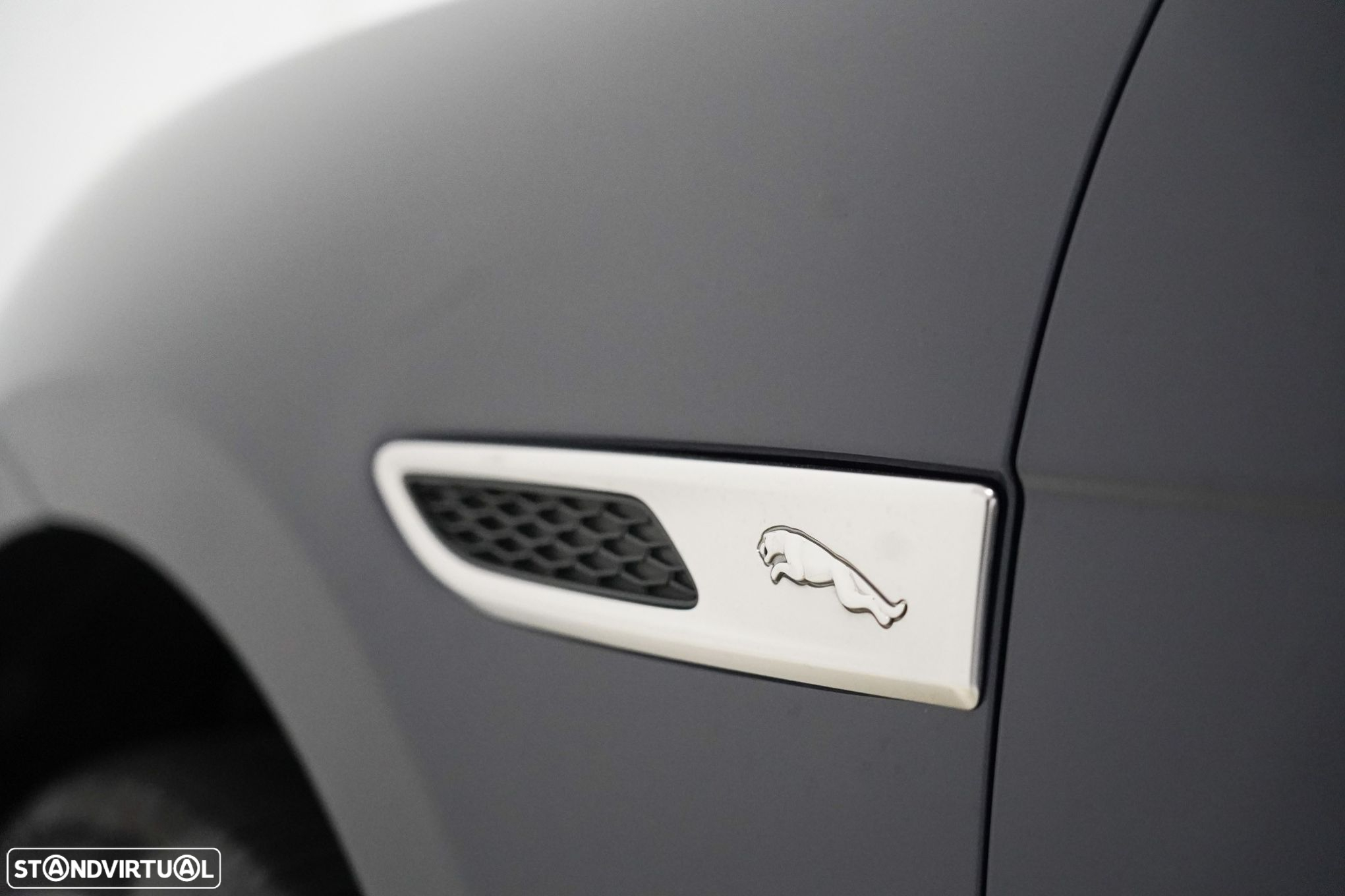 Jaguar F-Pace 2.0 P400e AWD R-Dynamic HSE - 24