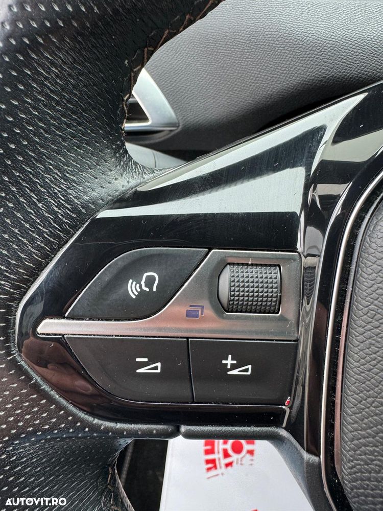 Peugeot 3008 1.2 PureTech Turbo S&S GT-Line - 25