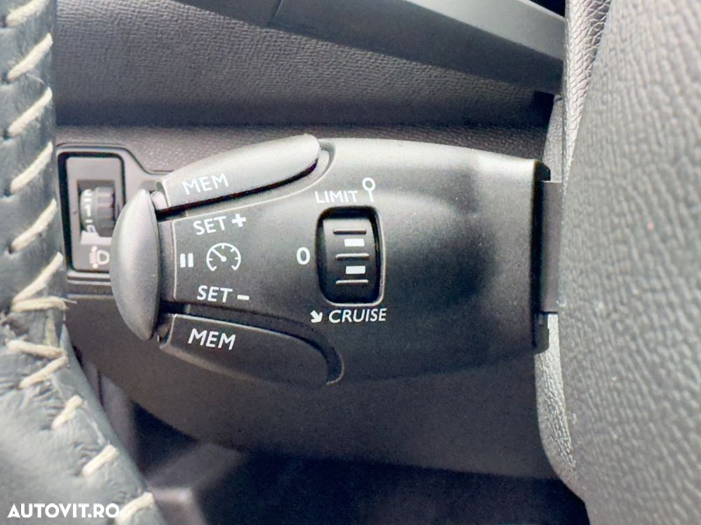 Peugeot 308 - 25