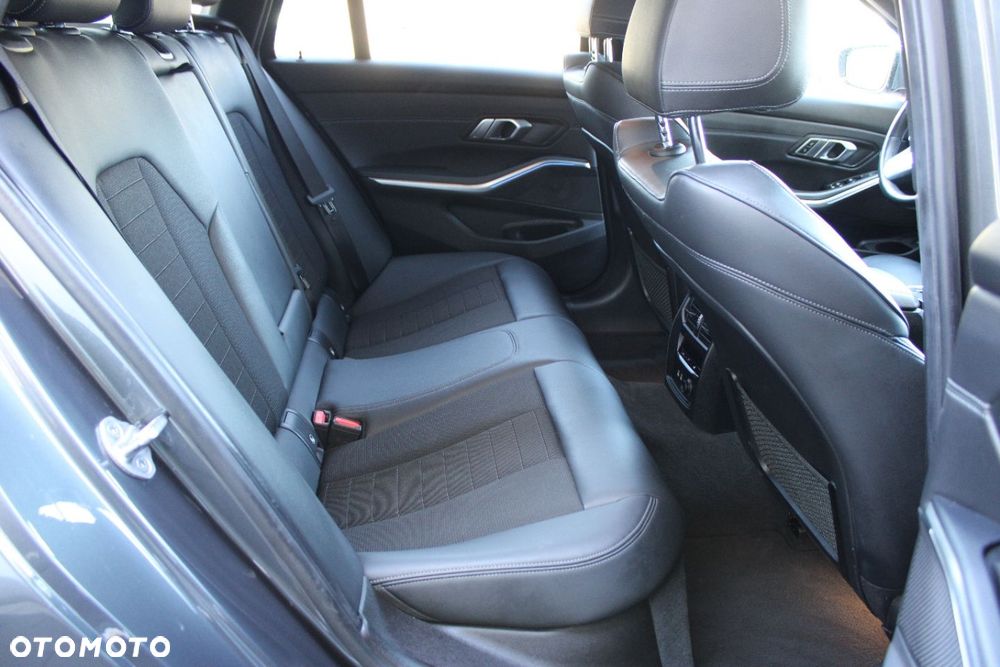 BMW Seria 3 - 22
