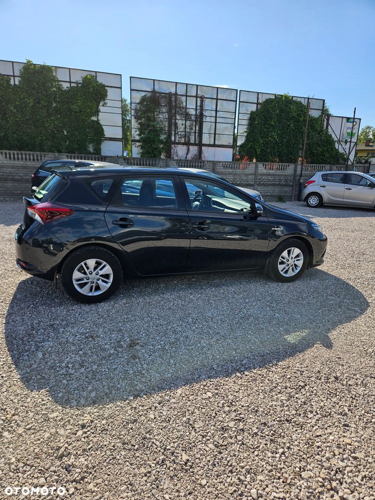Toyota Auris 1.8 HSD Luna - 11