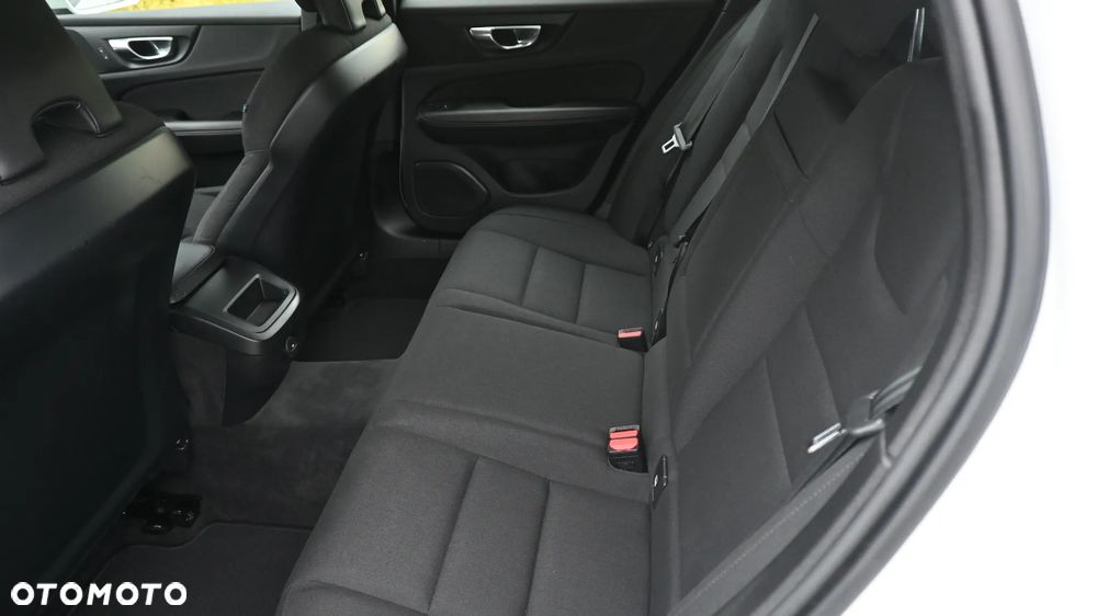 Volvo V60 B3 B Momentum Pro - 27