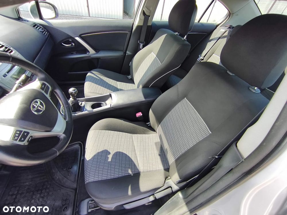 Toyota Avensis 1.8 Active - 14