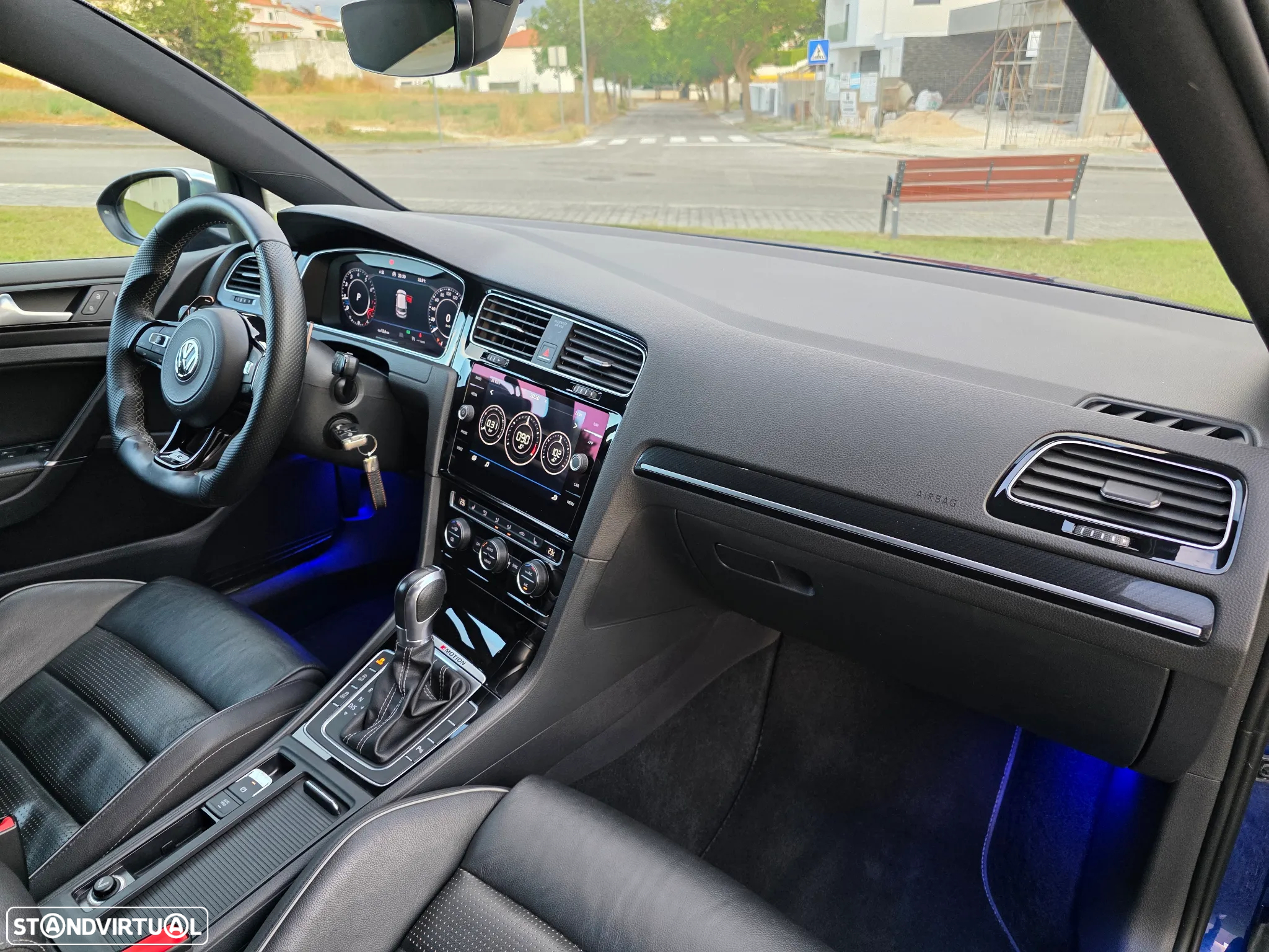 VW Golf 2.0 TSI R DSG - 25