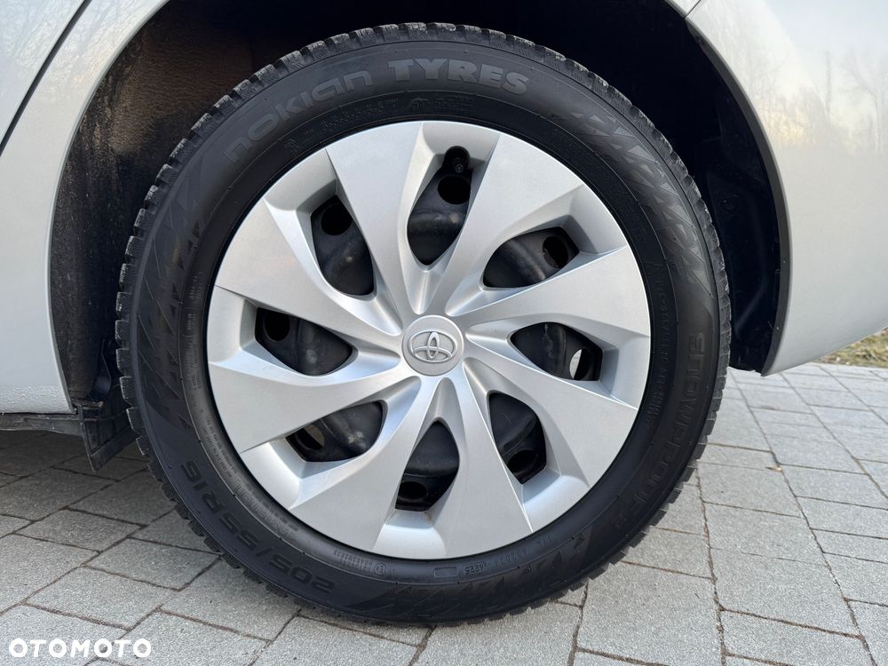 Toyota Auris 1.33 Dual-VVT-i Cool - 38