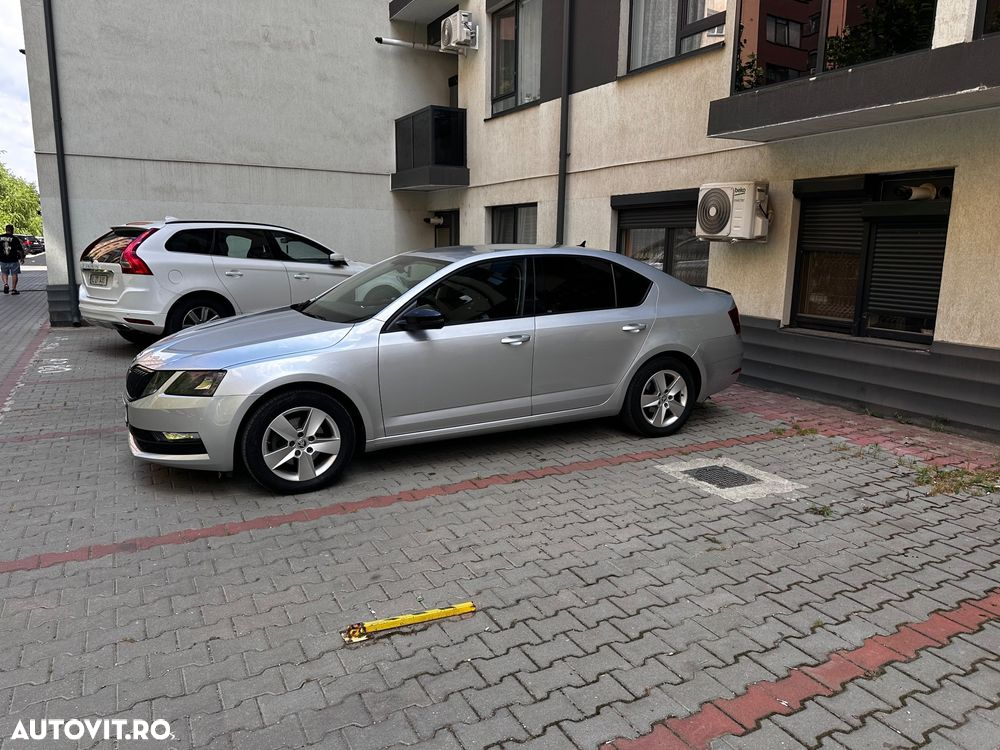 Skoda Octavia - 2