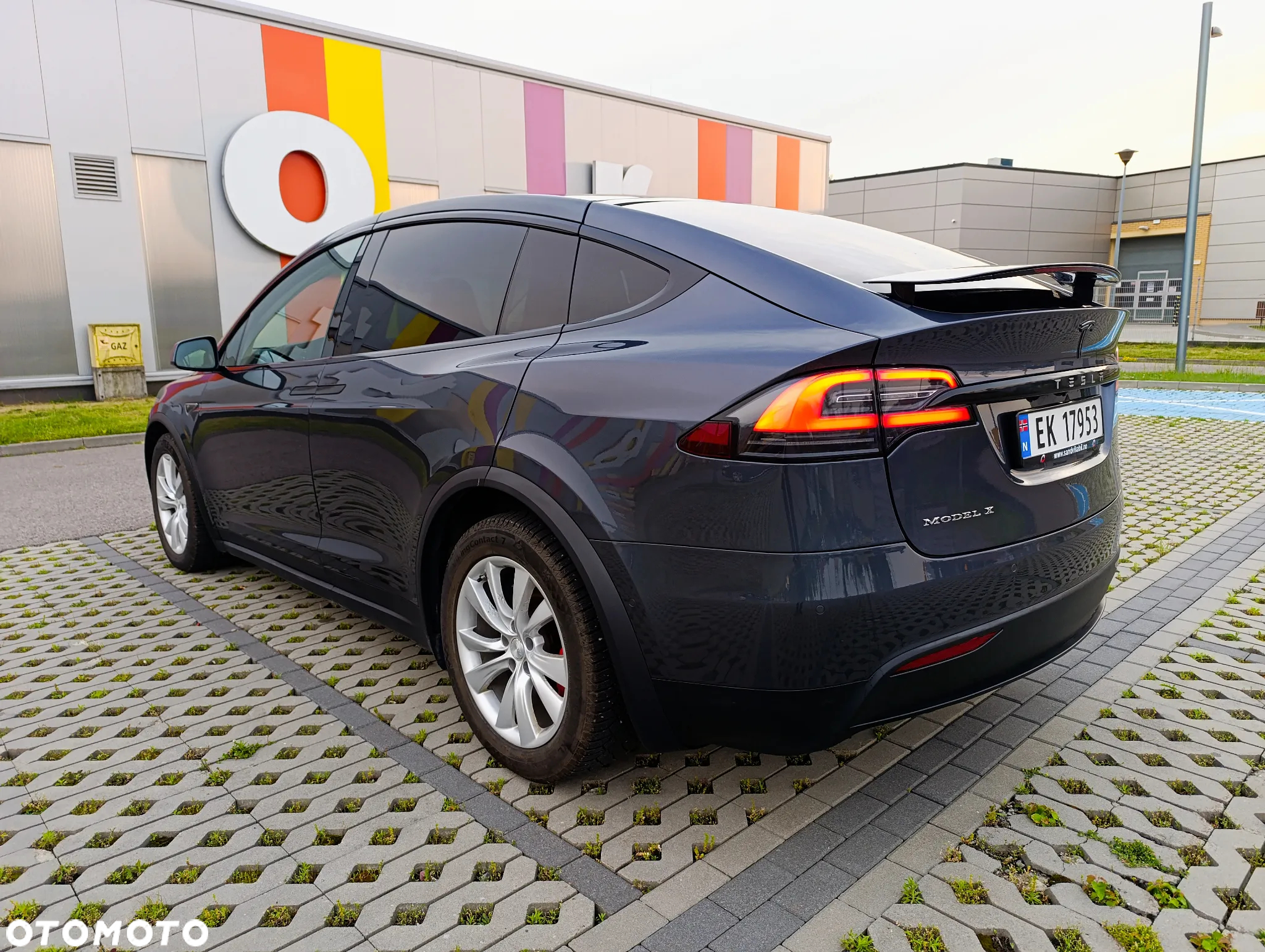 Tesla Model X Performance - 2