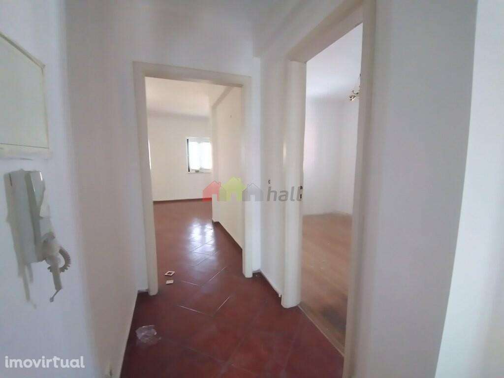Moradia T7 renovada para venda em Albarraque - Sintra - Grande imagem: 4/17