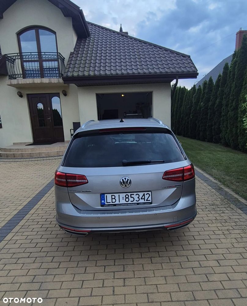 Volkswagen Passat 2.0 TDI Bi-Turbo BMT 4Mot Highline DSG - 4
