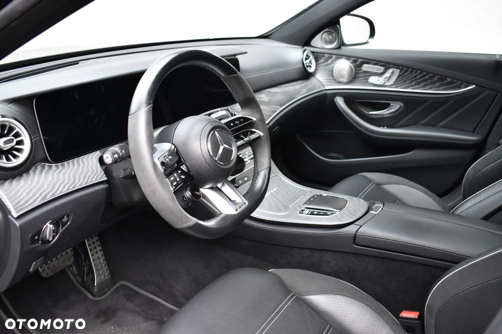 Mercedes-Benz Klasa E AMG 63 S 4-Matic+ - 14