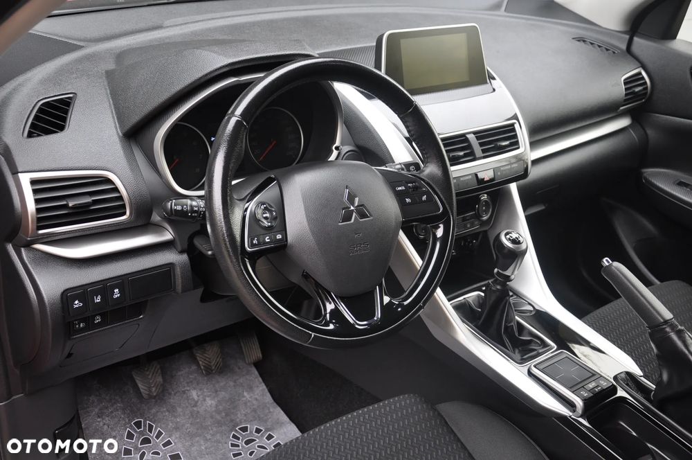 Mitsubishi Eclipse Cross 1.5 T GPF Invite Plus - 13