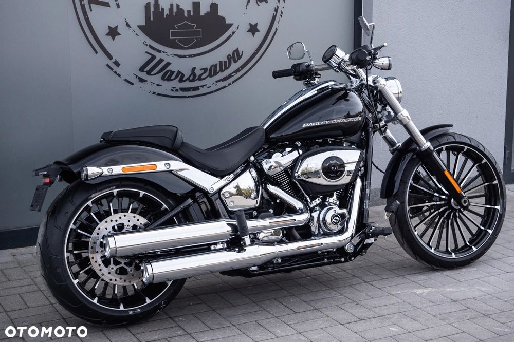 Harley-Davidson Softail Breakout - 4