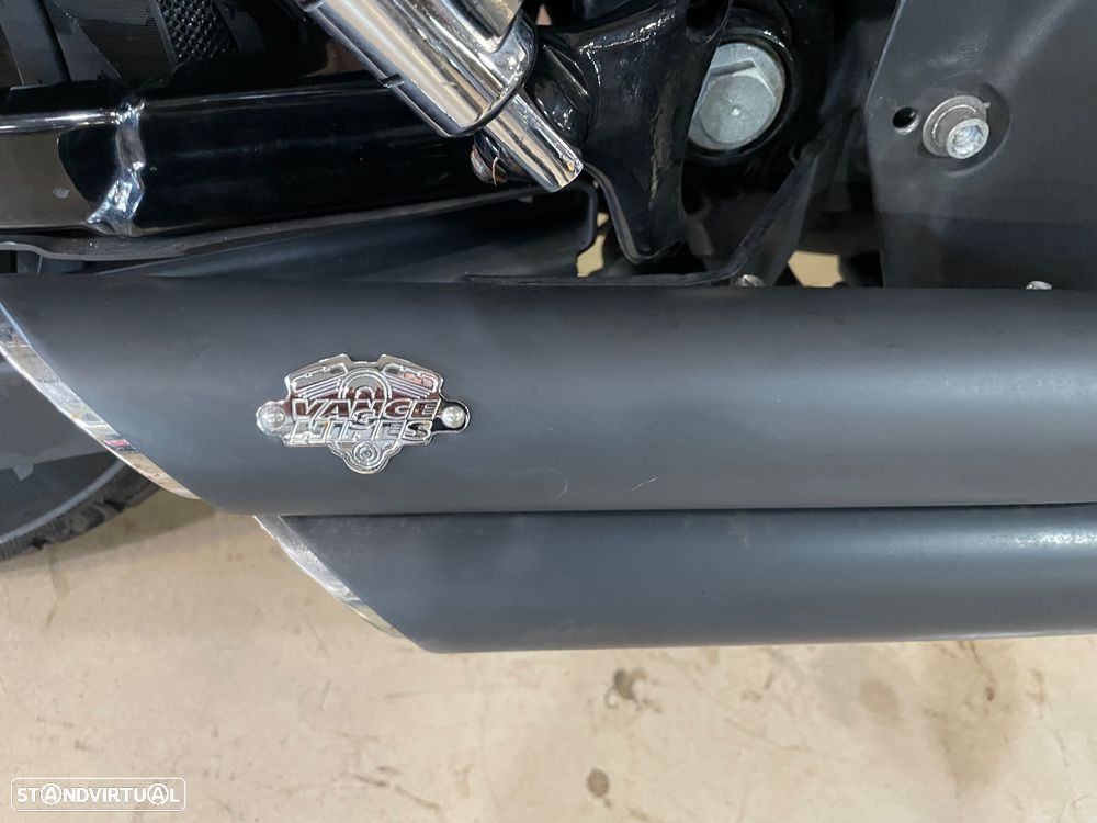 Harley-Davidson XL 883 Iron - 4
