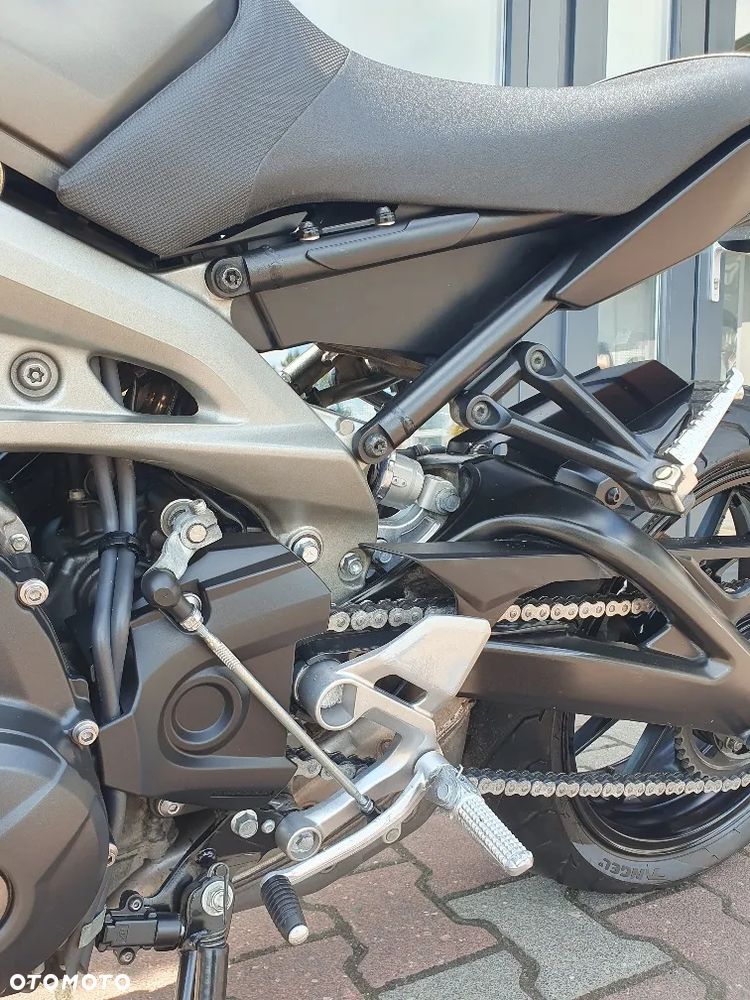 Yamaha MT - 28