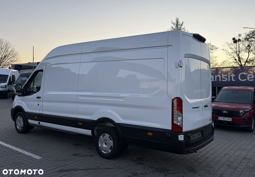 Ford Transit L4 Van - 13