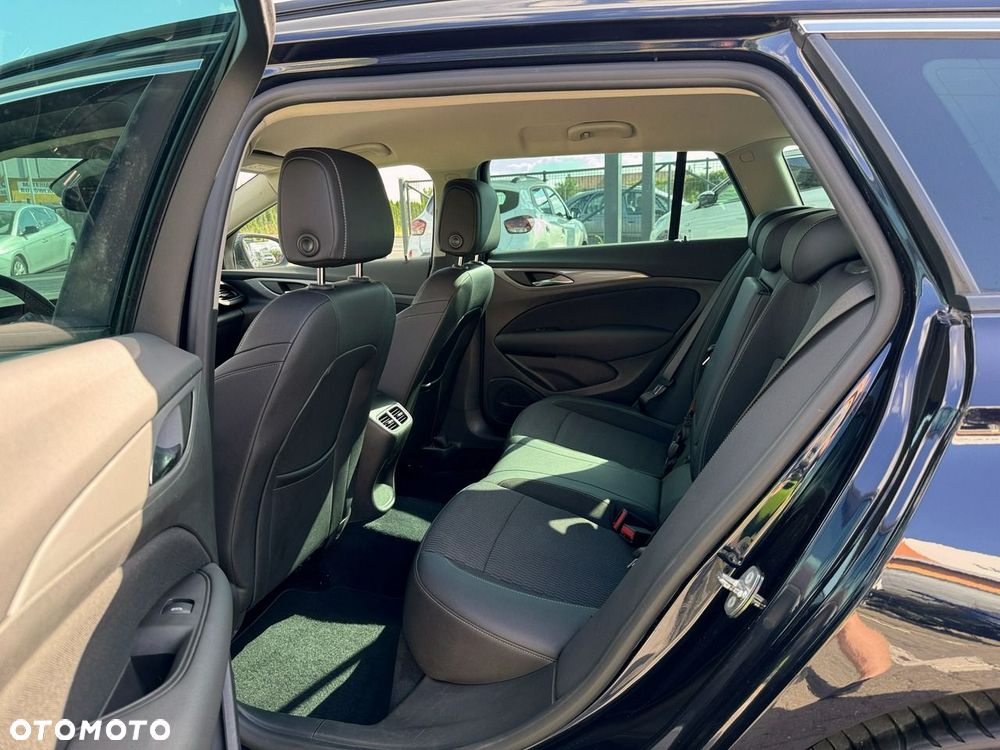 Opel Insignia - 23