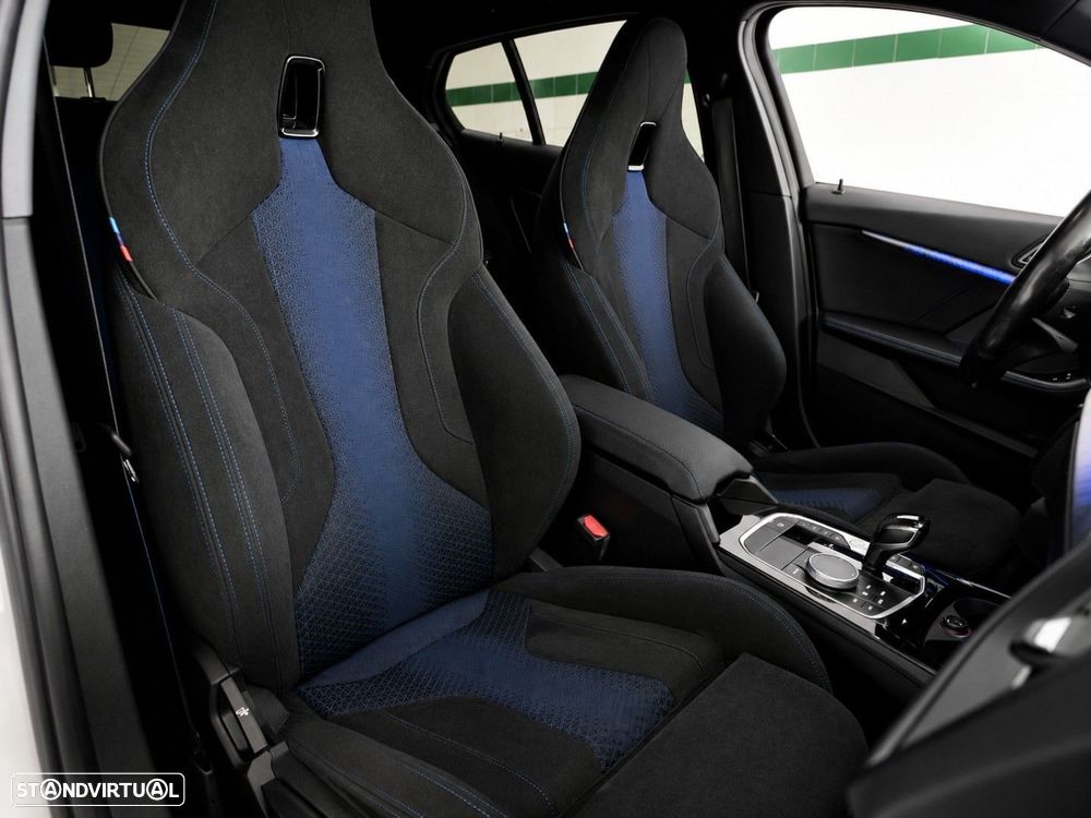 BMW 116 d Pack Desportivo M Auto — fotografia 12