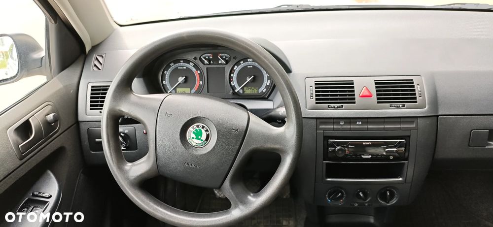 Skoda Fabia 1.4 16V Classic + - 8