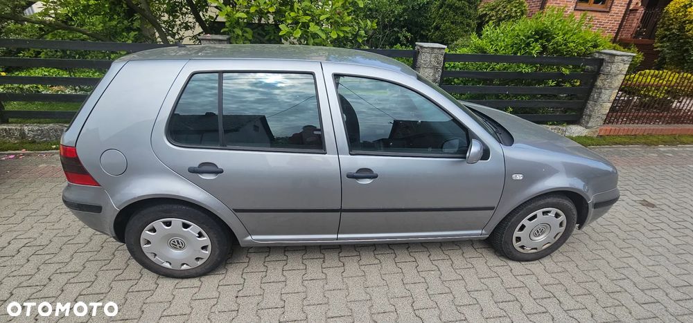 Volkswagen Golf - 3