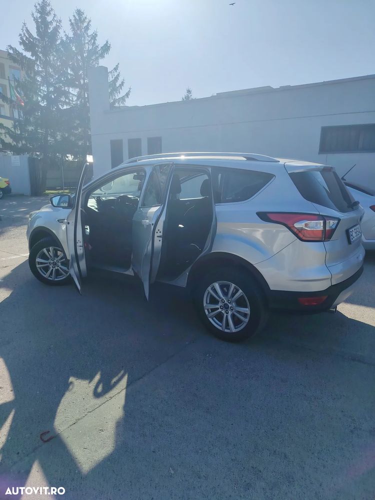Ford Kuga 2.0 TDCi 2WD Vignale - 4