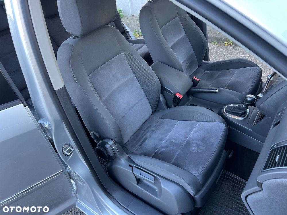 Volkswagen Touran 2.0 TDI DPF Highline DSG - 24
