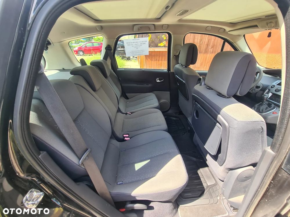 Renault Grand Scenic - 12