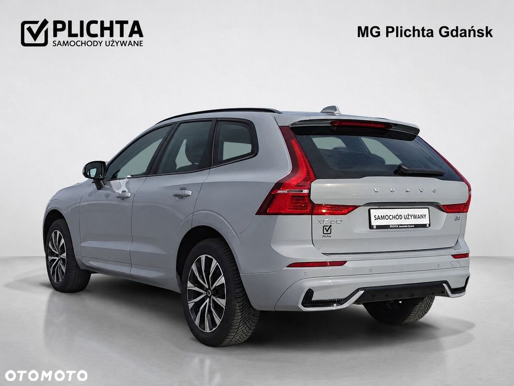 Volvo XC 60 B4 D Plus Dark - 4