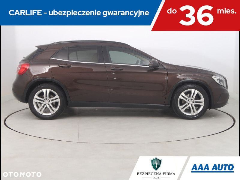 Mercedes-Benz GLA - 7