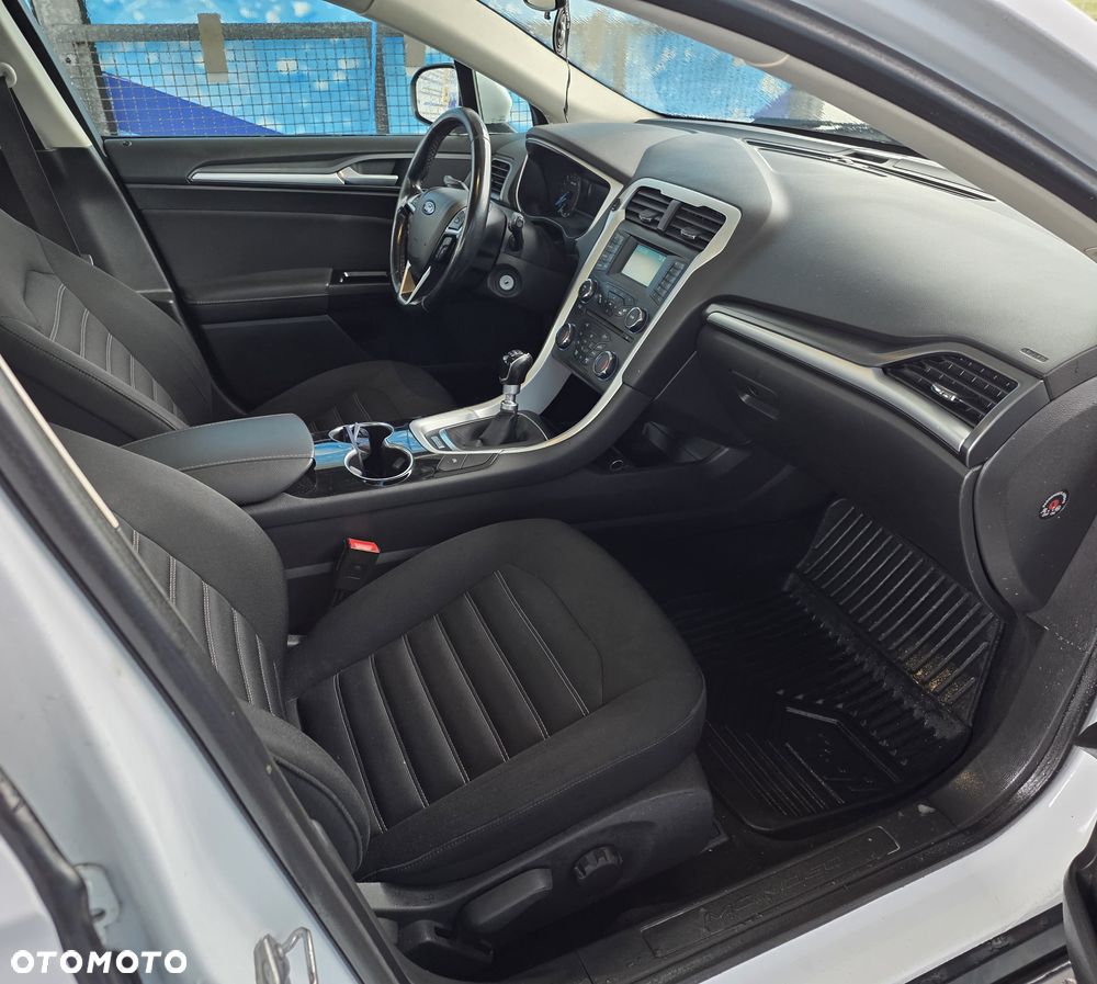 Ford Mondeo - 22